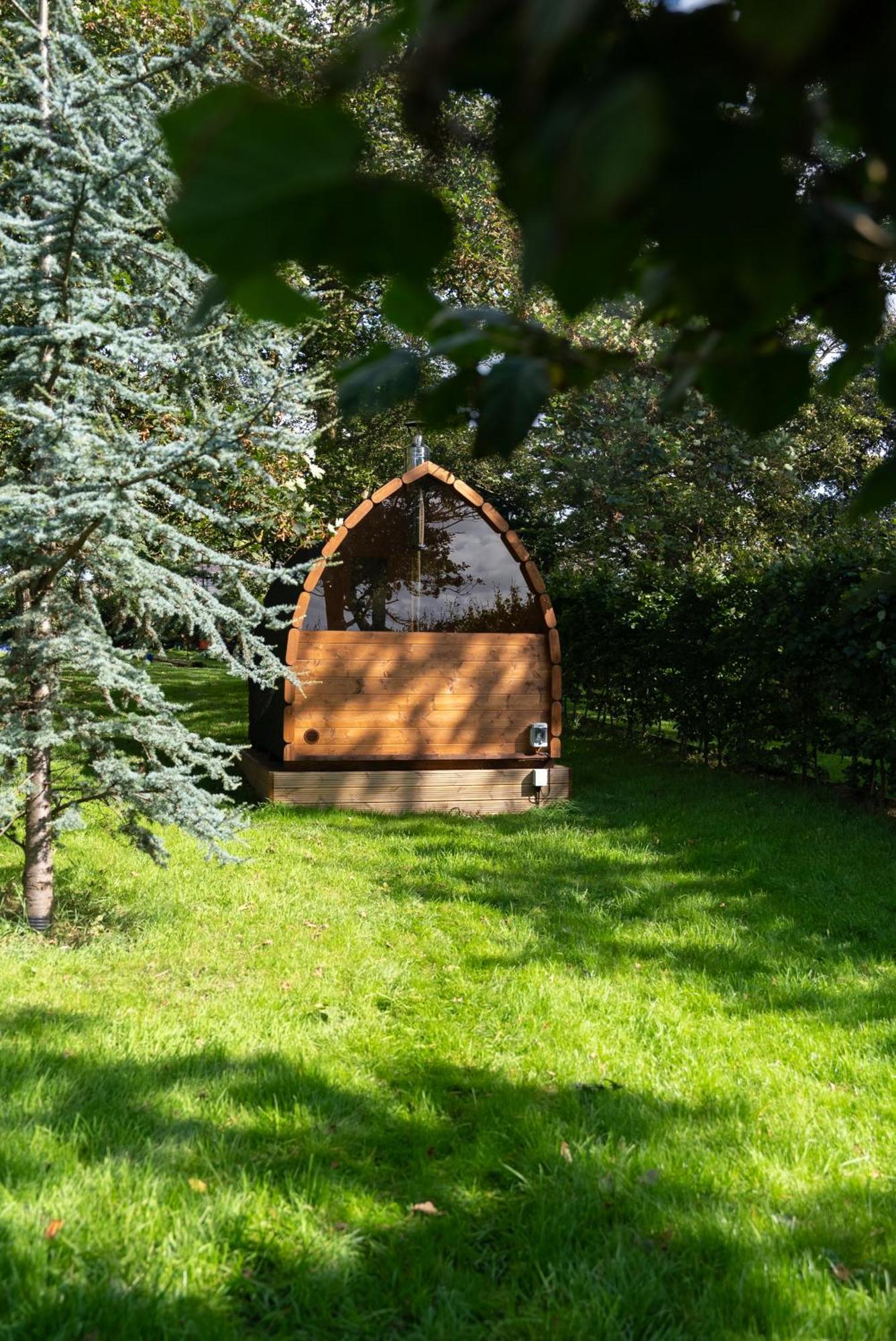 Gileston Manor-Self Catering Apartment Saint Athans Bagian luar foto