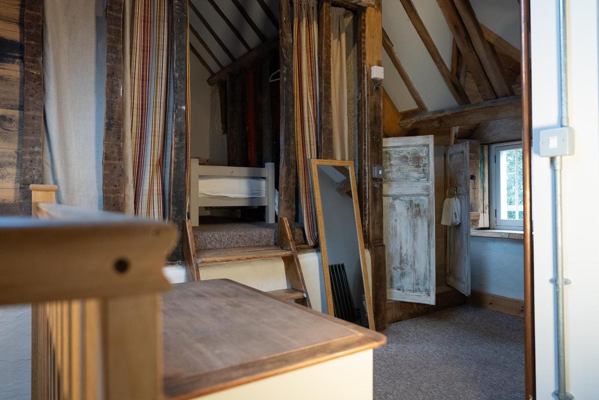Gileston Manor-Self Catering Apartment Saint Athans Bagian luar foto
