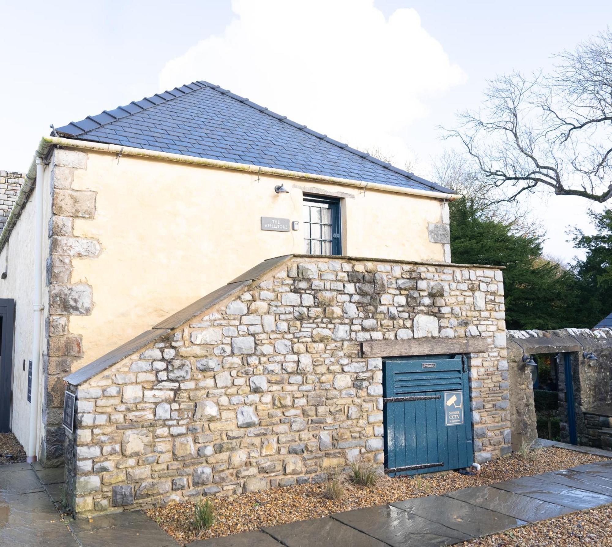 Gileston Manor-Self Catering Apartment Saint Athans Bagian luar foto